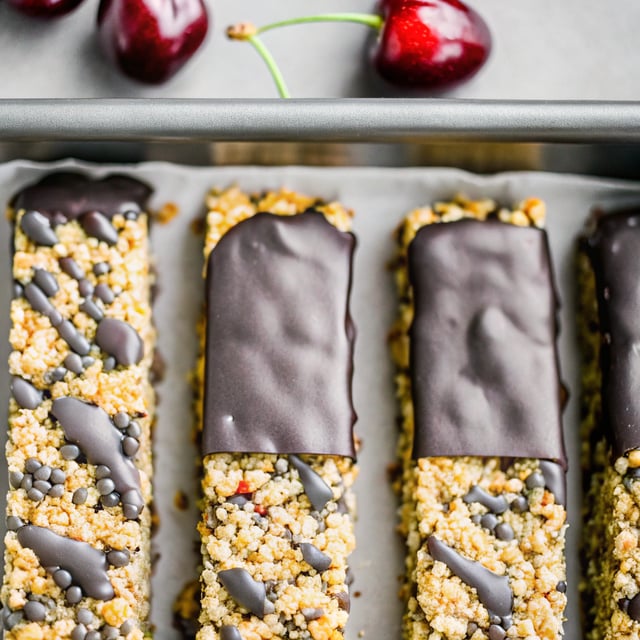 Chewy Dark Chocolate Cherry Protein Granola Bars with Chia Seeds