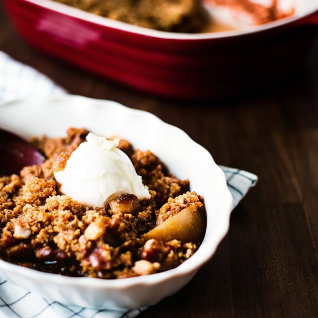 Cinnamon Walnut Pear Crisp