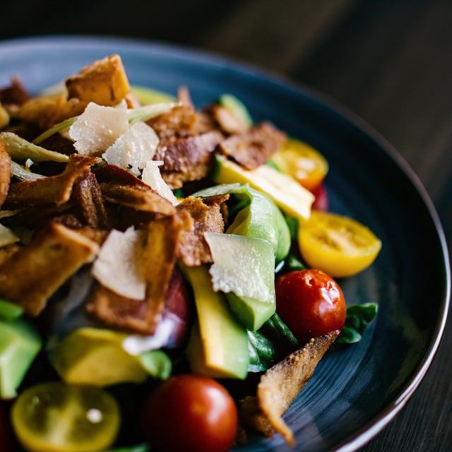 Heirloom BLT Salad (with Coconut Bacon!)