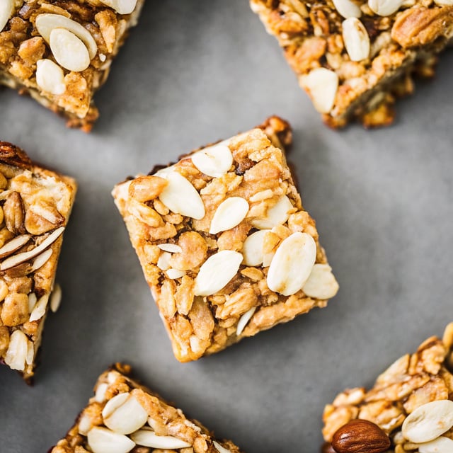 Almond Oat Breakfast Bars