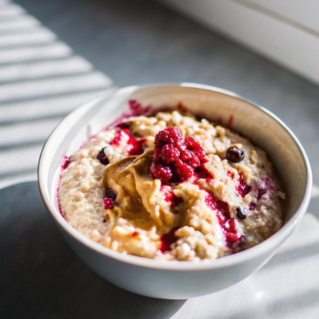 Peanut Butter & Raspberry Porridge