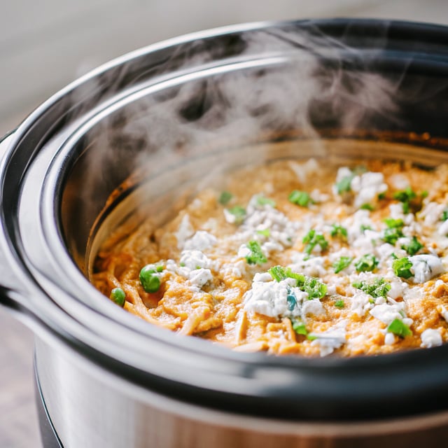 Slow Cooker Buffalo Chicken Dip