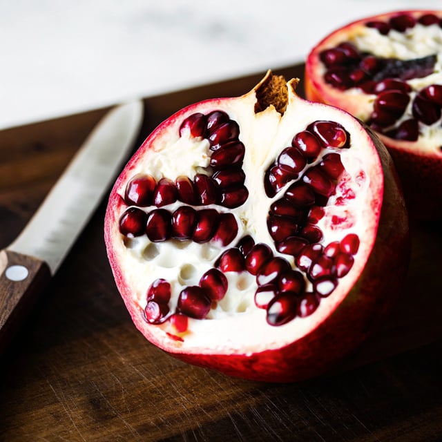 How to Cut a Pomegranate