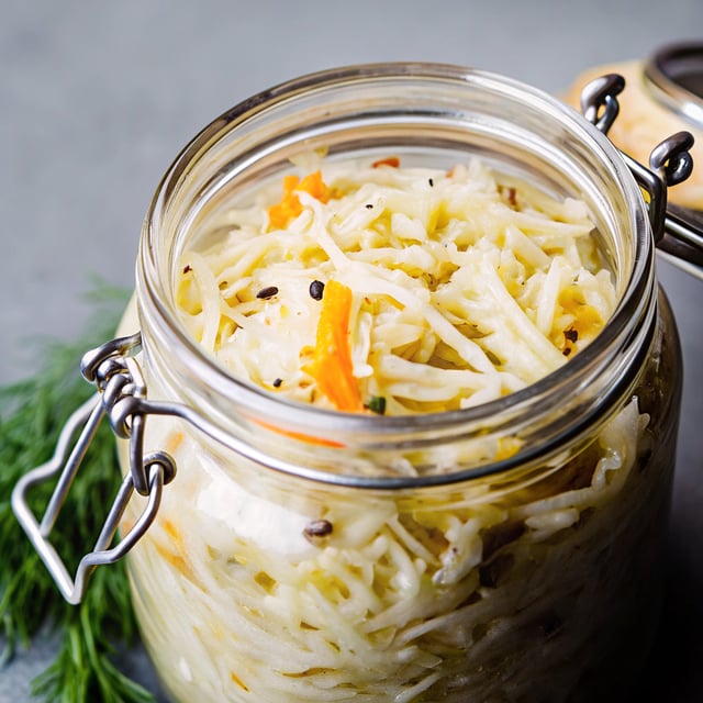 Homemade Sauerkraut Recipe (Kvashenaya Kapusta)