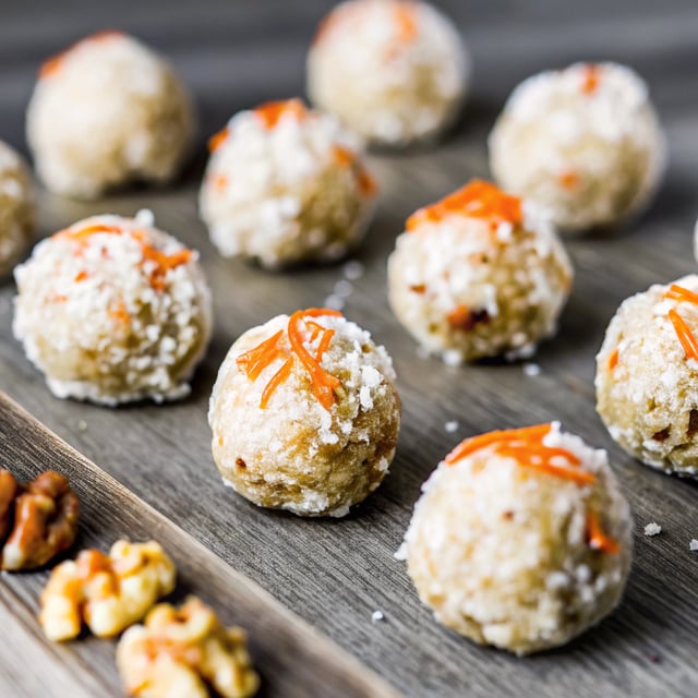 Raw Vegan Carrot Cake Bites