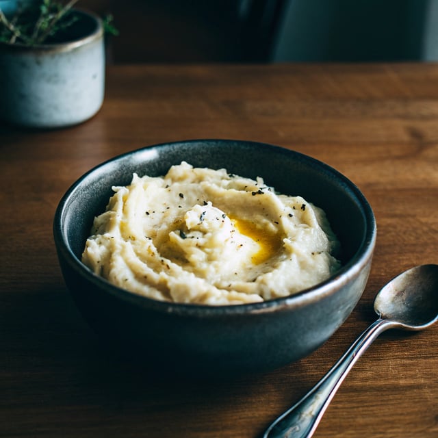 Make Ahead Mashed Potatoes (Restaurant Trick)