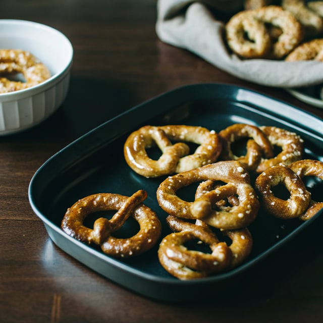 Easy Homemade Soft Pretzels