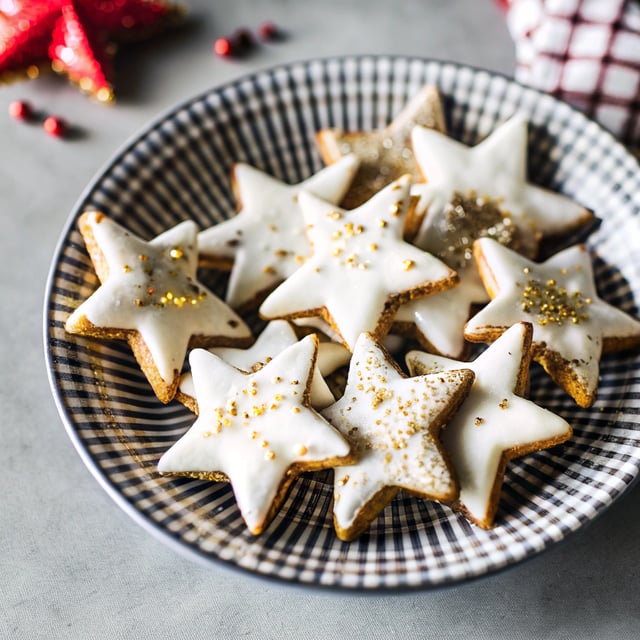 Maple Cinnamon Star Cookies