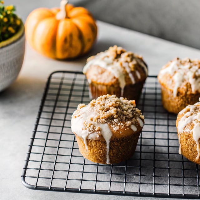 Pumpkin Crumb Cake Muffins