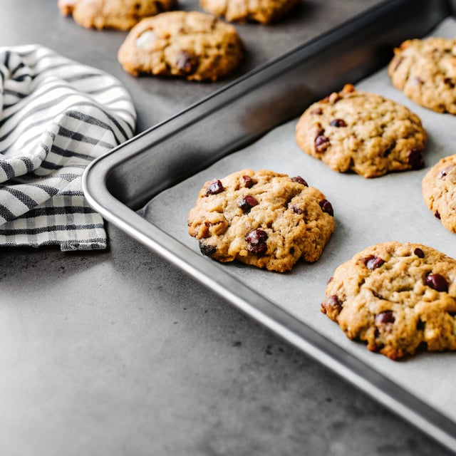 Oatmeal, Chocolate Chip and Pecan Cookies