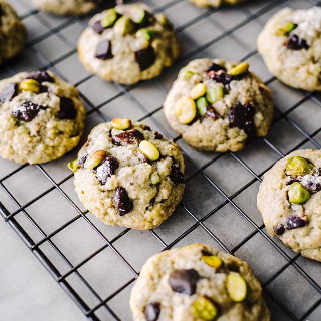 Dark Chocolate Chunk Pistachio Cookies